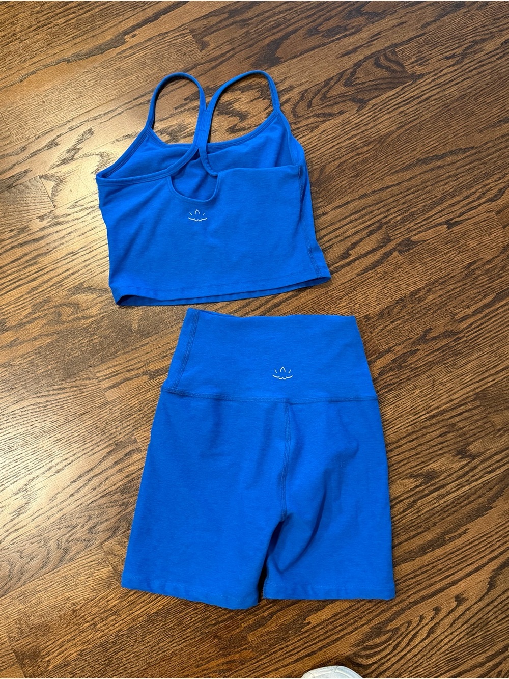 Beyond Yoga - Royal Blue SpaceDye Bike Shorts & Crop Tank - Small - Picture 4 of 4